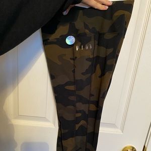 NWT PINK Camo leggings
